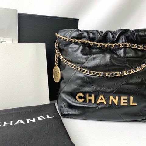 CHANEL 黑金mini 22包