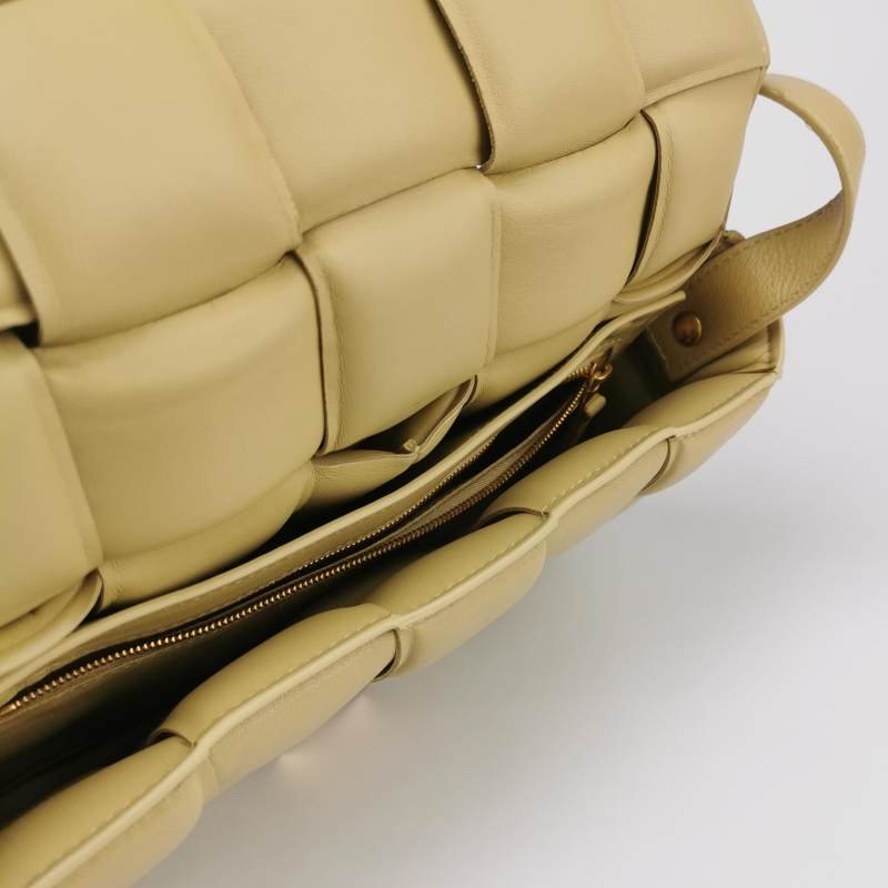 Bottega Veneta Cassette 羊皮 純色 Intreccio 編織 單肩包-6