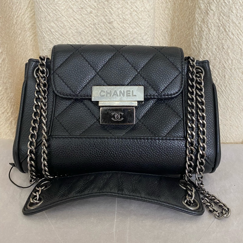 Chanel 香奈兒黑銀荔枝牛皮腋下包-0