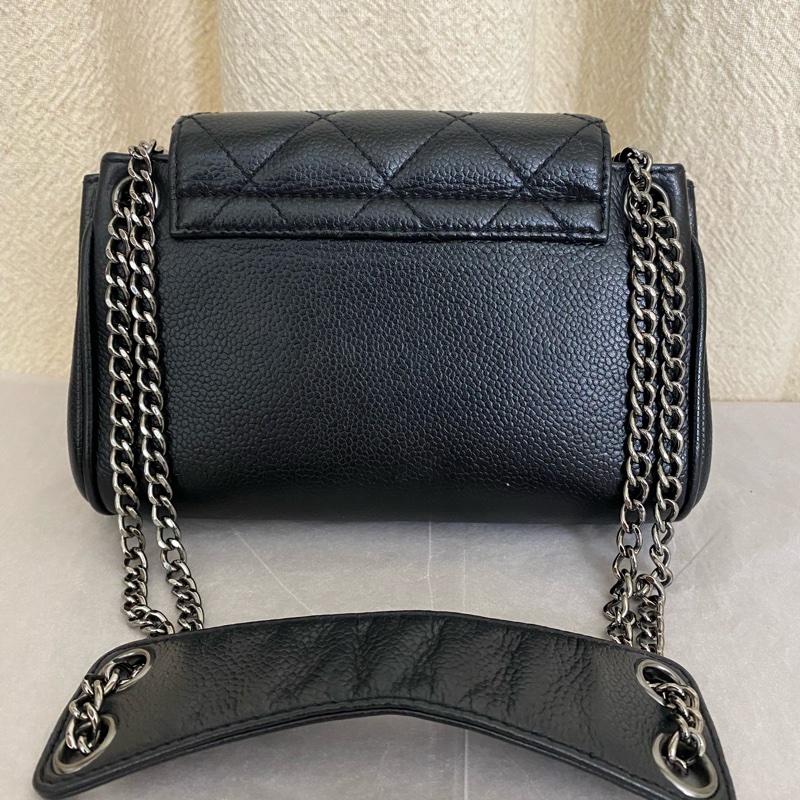 Chanel 香奈兒黑銀荔枝牛皮腋下包-1