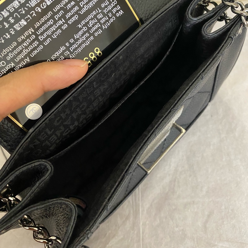 Chanel 香奈兒黑銀荔枝牛皮腋下包-7