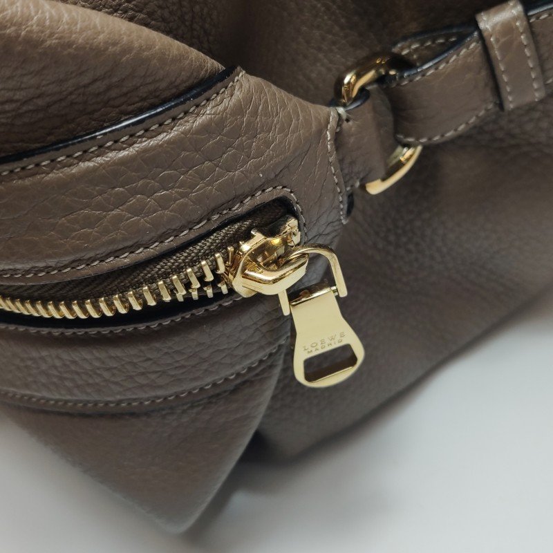 Loewe 牛皮 鴕鳥皮 拼色 拉鍊 單肩包-10