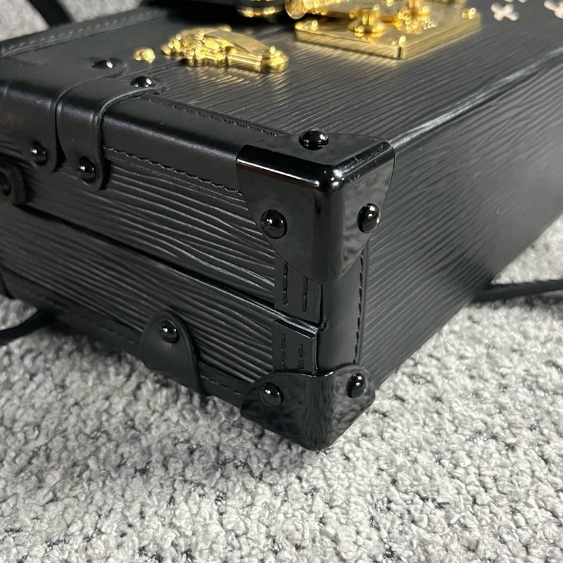 LV 黑色金扣 可調節可拆卸肩帶 硬盒 芯片款 附件:防塵袋-3