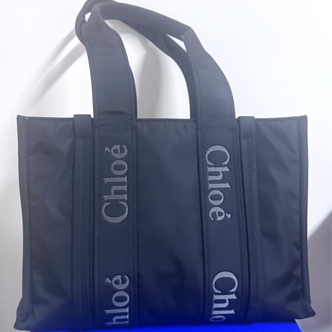 全新*正品Chloe尼龍新材質中號Woody挺版托特包*黑色*搭配原廠專屬禮品袋（蝴蝶結）