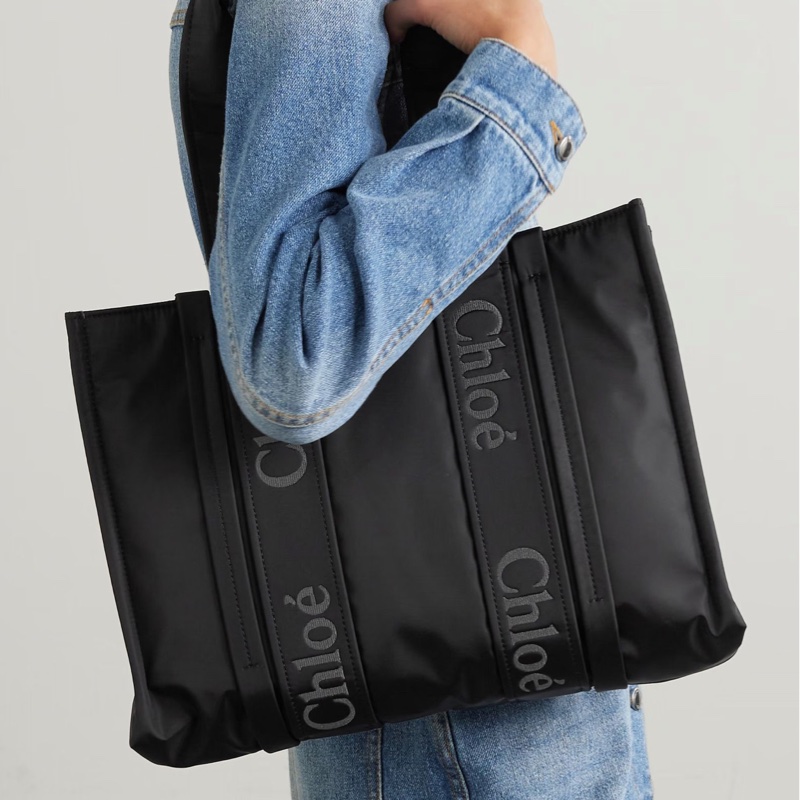 全新*正品Chloe尼龍新材質中號Woody挺版托特包*黑色*搭配原廠專屬禮品袋(蝴蝶結)-9