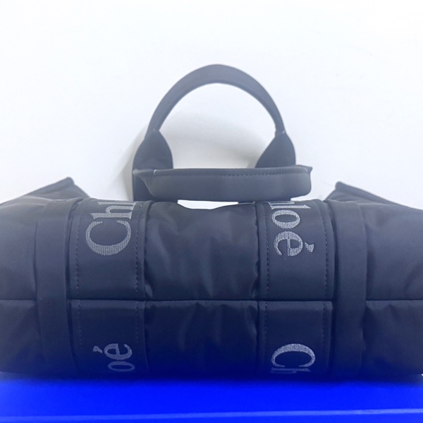 全新*正品Chloe尼龍新材質中號Woody挺版托特包*黑色*搭配原廠專屬禮品袋(蝴蝶結)-12