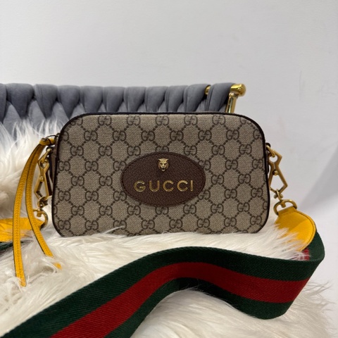 Gucci 虎頭相機包