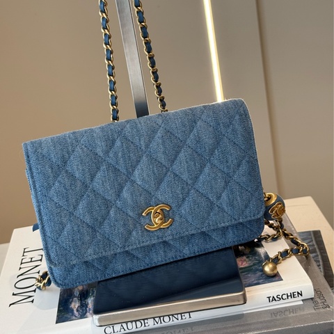 CHANEL 藍色牛仔金球WOC