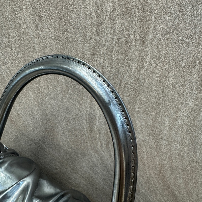 Balenciaga銀色抓皺羊皮小號Hourglass沙漏包751497-18