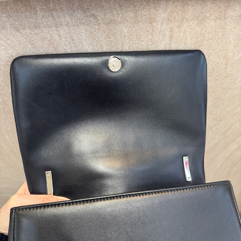 Burberry黑銀羊皮衍縫格紋TB LOLA小號側背包8059510-12