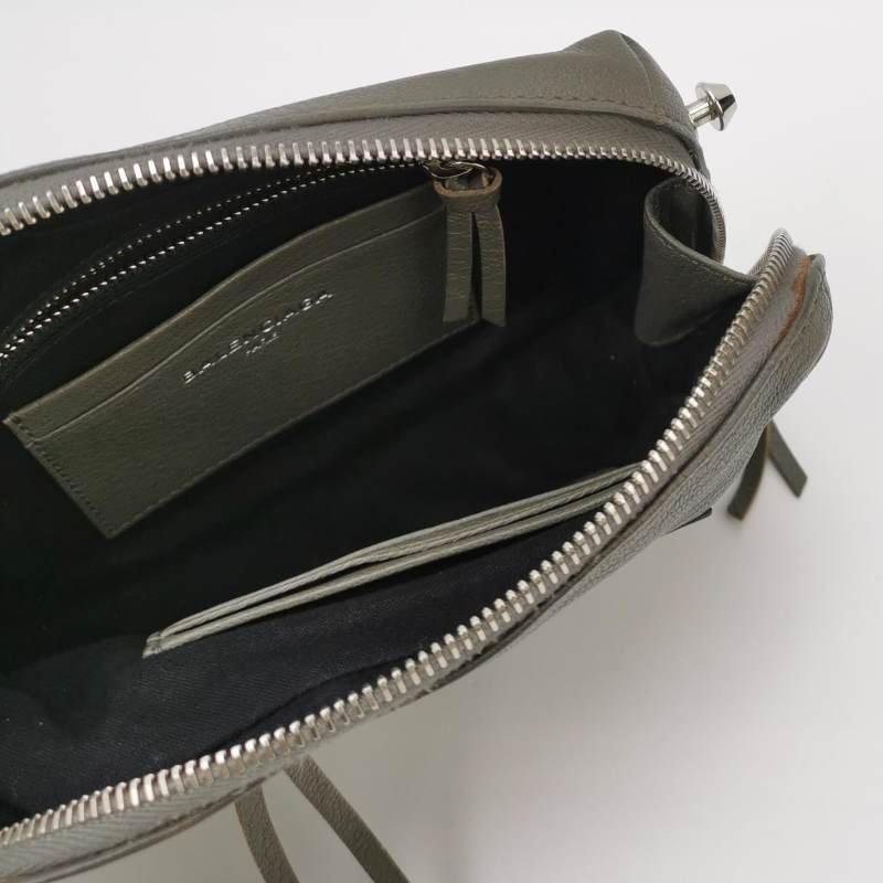 Balenciaga 羊皮 拉鍊 流蘇 鉚釘 斜背包-6