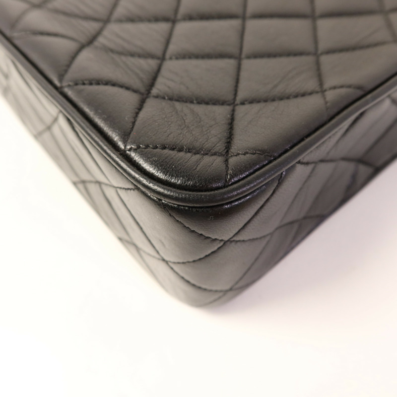 CHANEL 羊皮皮革Chain Shoulder金扣鏈帶肩背袋-14