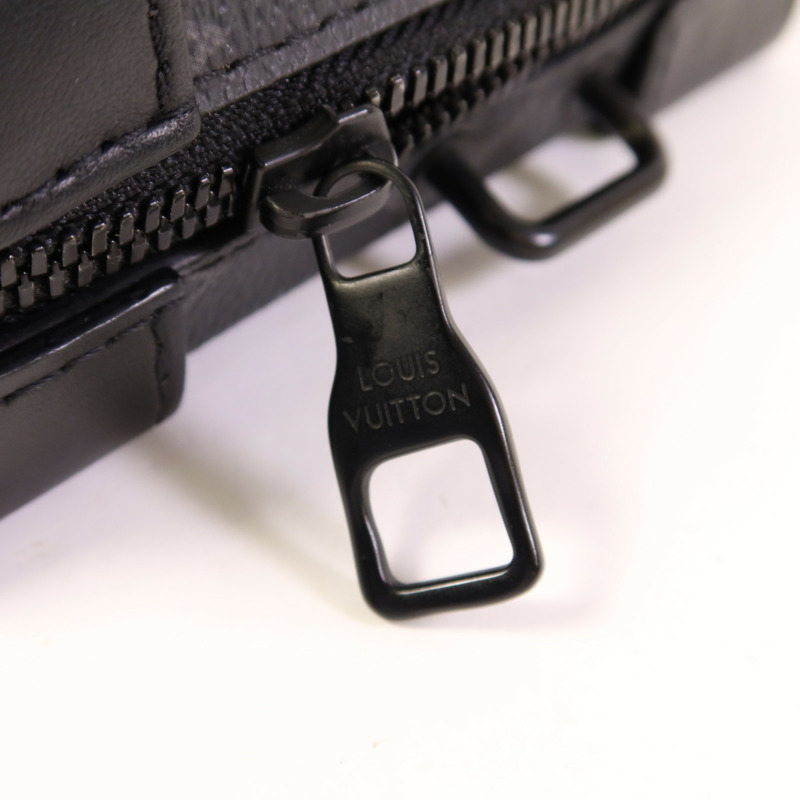 LOUIS VUITTON Monogram Eclipse Soft Trunk Wallet肩背袋-7