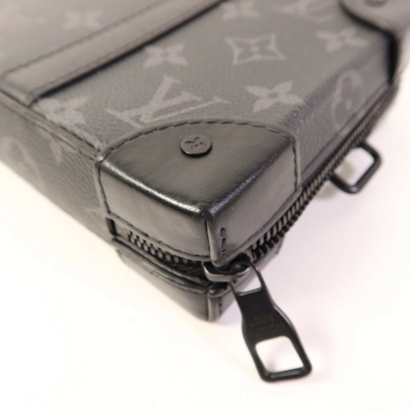 LOUIS VUITTON Monogram Eclipse Soft Trunk Wallet肩背袋-11