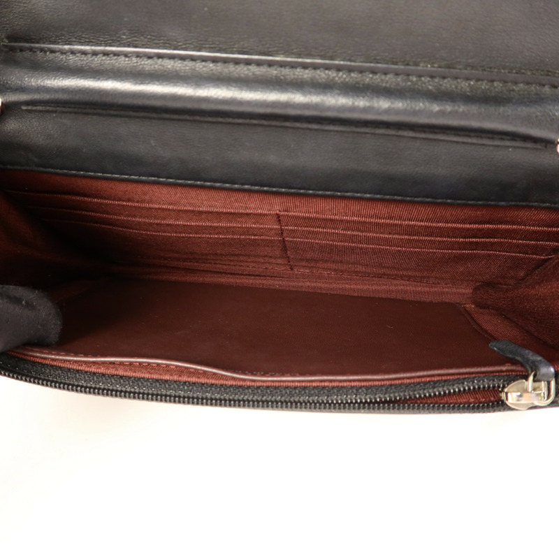 CHANEL 皮革WOC Wallet On Chain銀扣鏈帶肩背袋-5