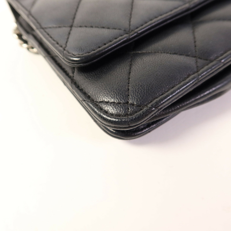 CHANEL 皮革WOC Wallet On Chain銀扣鏈帶肩背袋-12