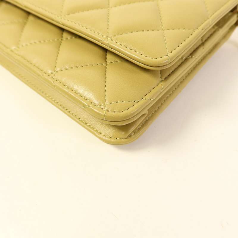 CHANEL 羊皮皮革Wallet On Chain WOC金扣鏈帶肩背袋-11