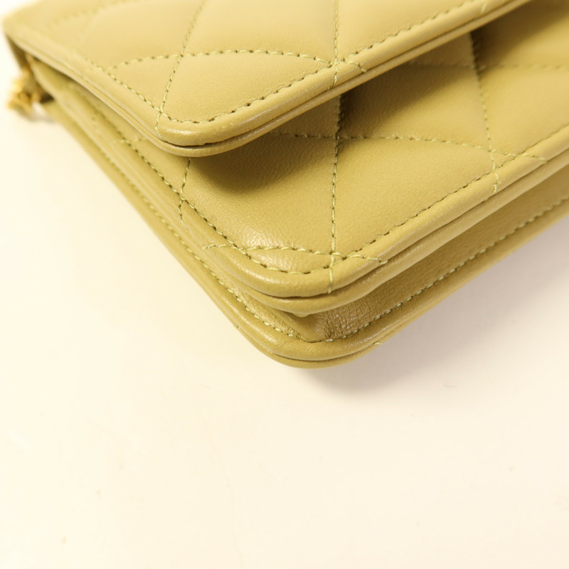 CHANEL 羊皮皮革Wallet On Chain WOC金扣鏈帶肩背袋-12