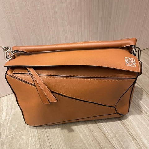 Loewe Puzzle Medium 經典焦糖色