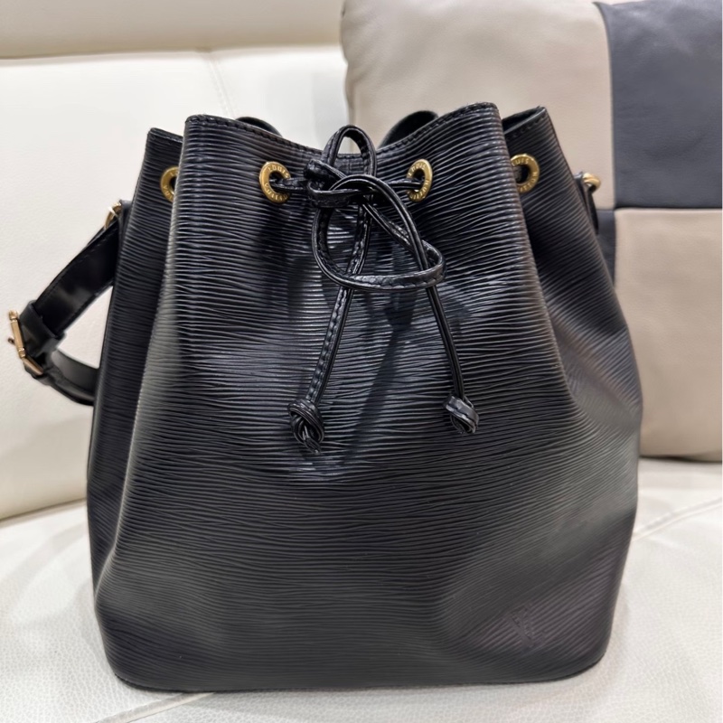 「JL精品代購」9新 LV 黑色水波紋 水桶包-0