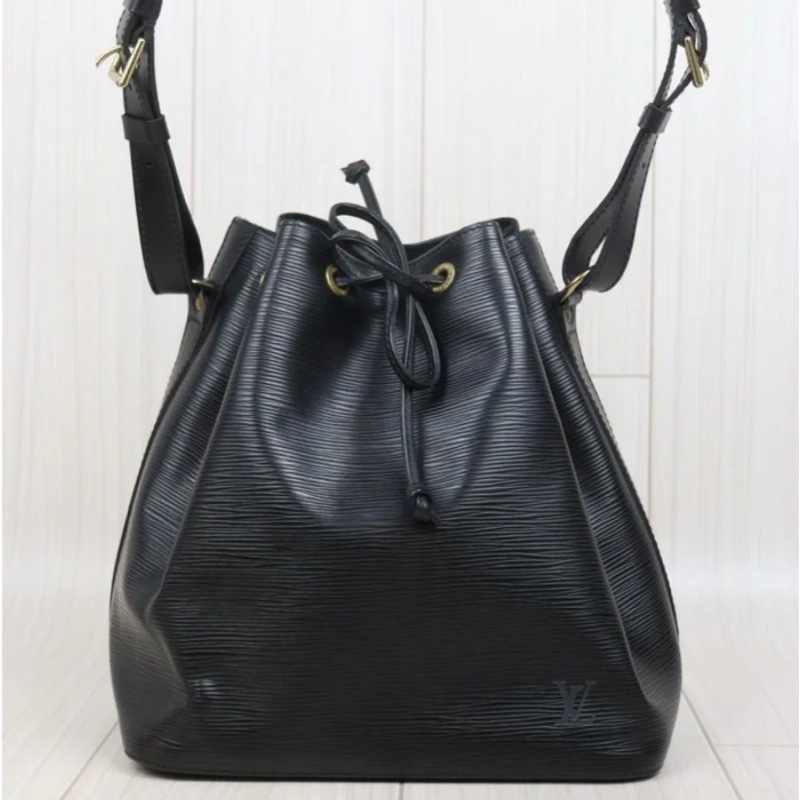 「JL精品代購」9新 LV 黑色水波紋 水桶包-2