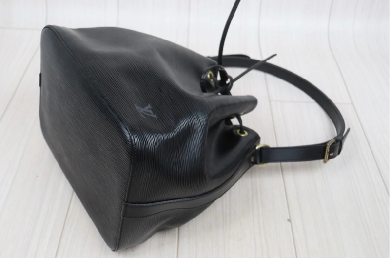 「JL精品代購」9新 LV 黑色水波紋 水桶包-4