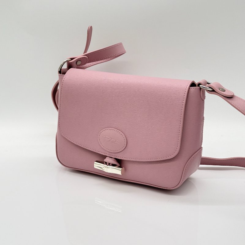 (離櫃狀態♥️)LONGCHAMP 粉色 牛皮 銀扣 郵差包-1