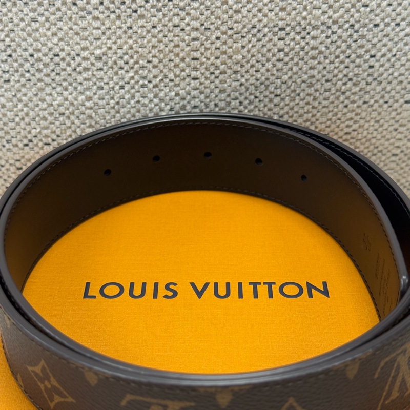LOUIS VUITTON 標誌字母壓花平滑扣 Pyramide 牛皮金屬帆布 皮帶 男款 棕色 寬4cm-4