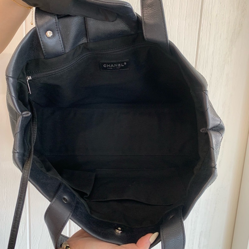 Chanel黑荔枝牛皮銀釦大logo托特包-5