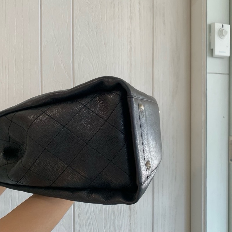 Chanel黑荔枝牛皮銀釦大logo托特包-9