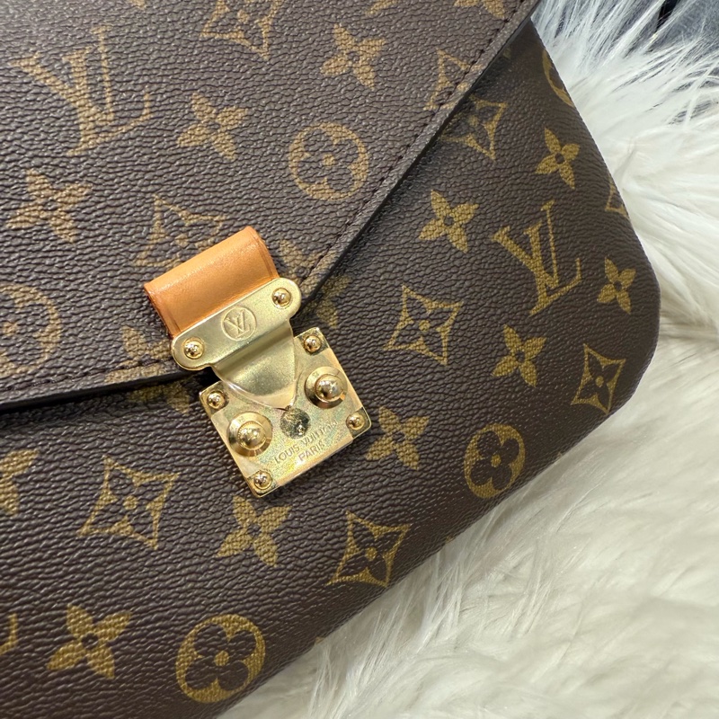 LV 經典老花郵差包-5