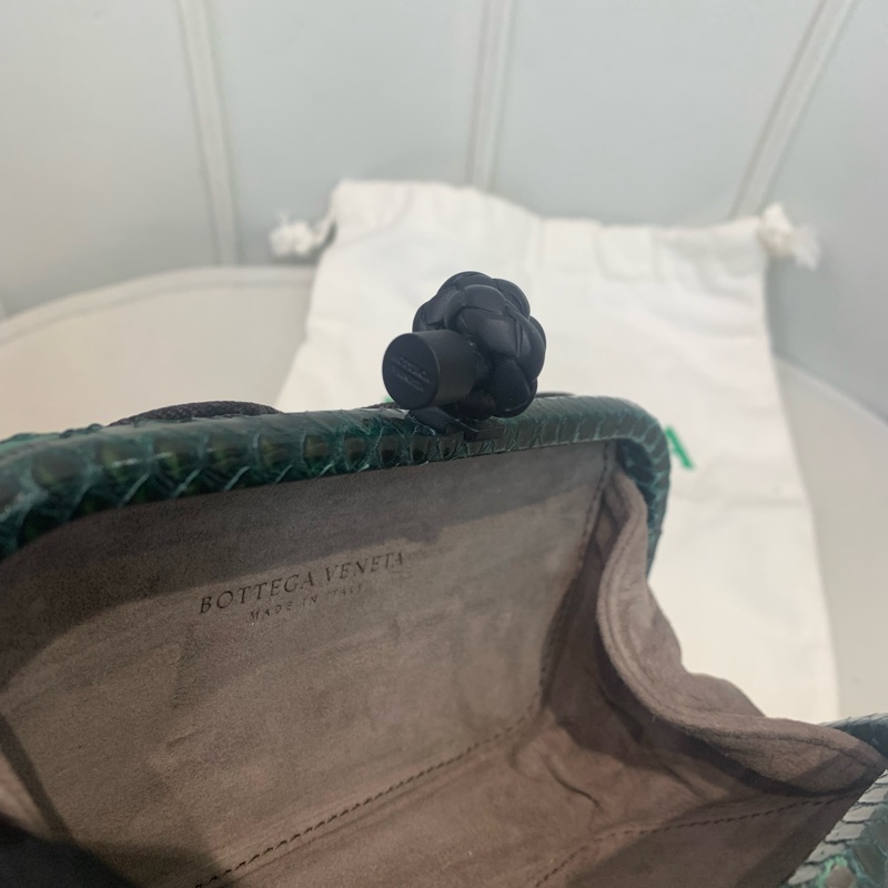 BV 寶緹嘉 綠色 編織蛇皮手包 化妝袋 XB038-19