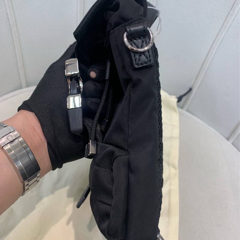 FENDI 芬迪黑色銀扣PVC斜孭袋 XA410-3