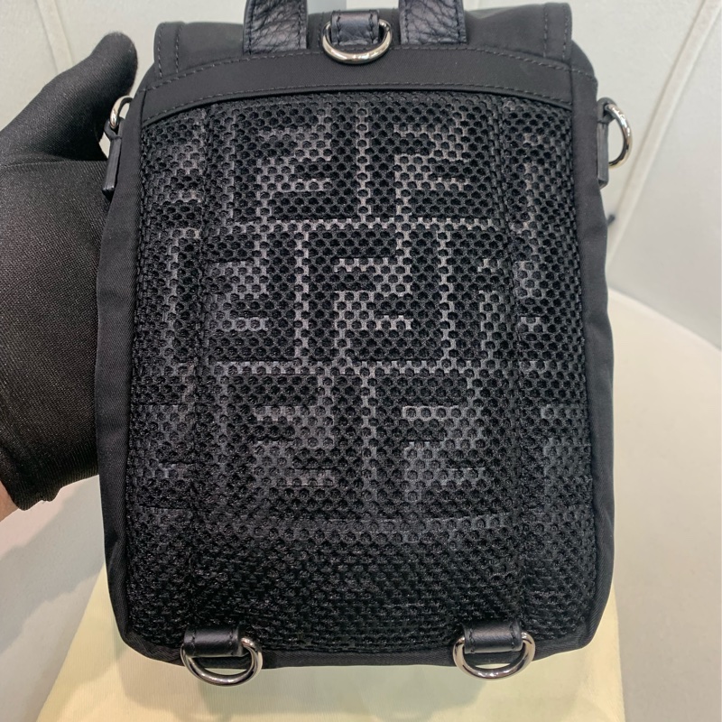 FENDI 芬迪黑色銀扣PVC斜孭袋 XA410-13