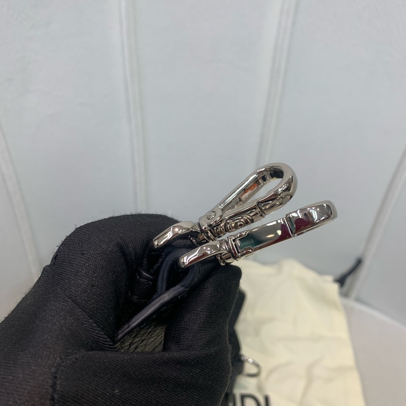 FENDI 芬迪黑色銀扣PVC斜孭袋 XA410-20