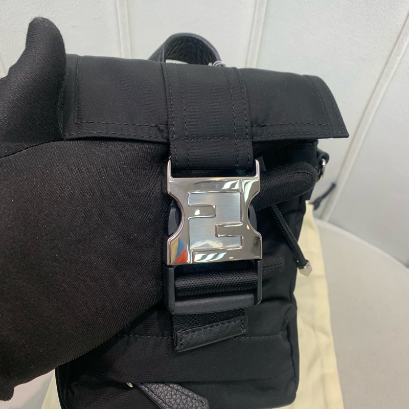 FENDI 芬迪黑色銀扣PVC斜孭袋 XA410-28