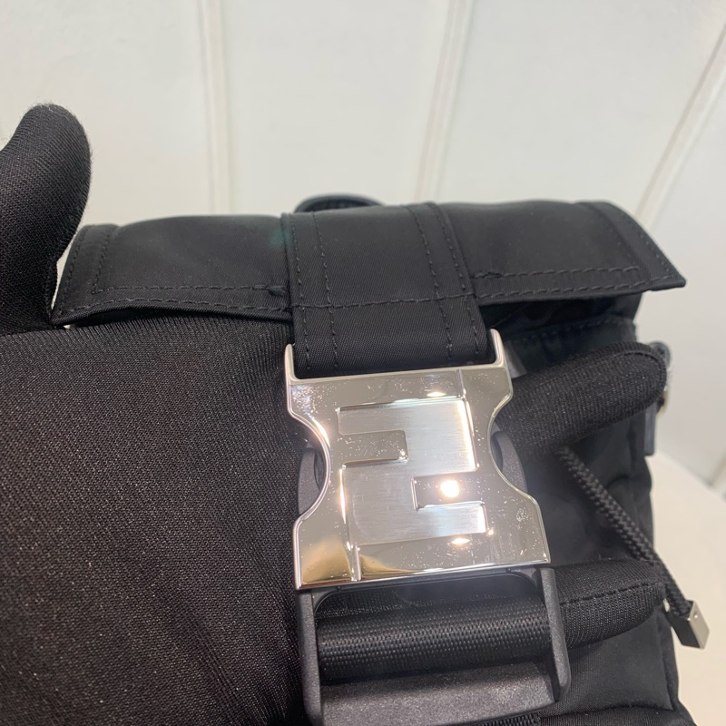 FENDI 芬迪黑色銀扣PVC斜孭袋 XA410-47