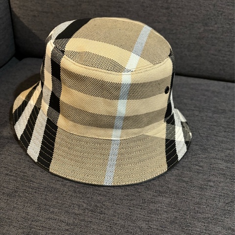 Burberry漁夫帽