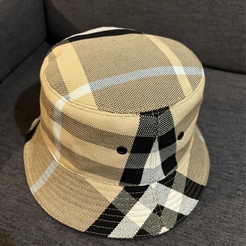 Burberry漁夫帽-4