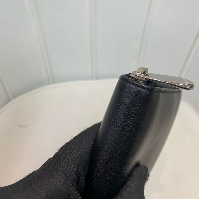 Dior 迪奧 黑色羊皮銀扣長夾X228-29