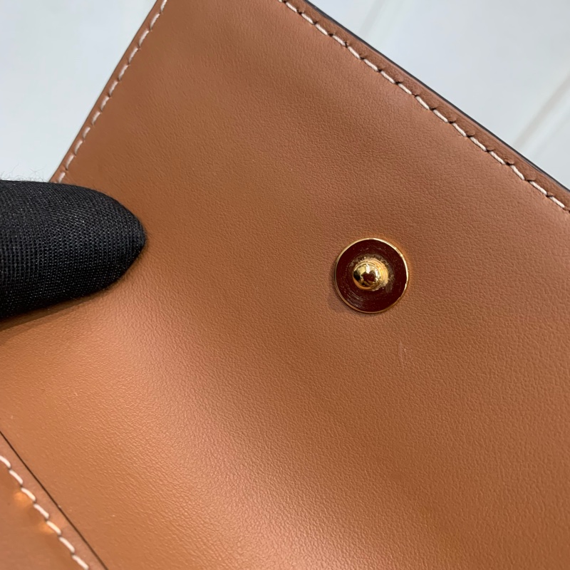 Burberry 巴寶莉米色格仔短夾 短錢包X557-17