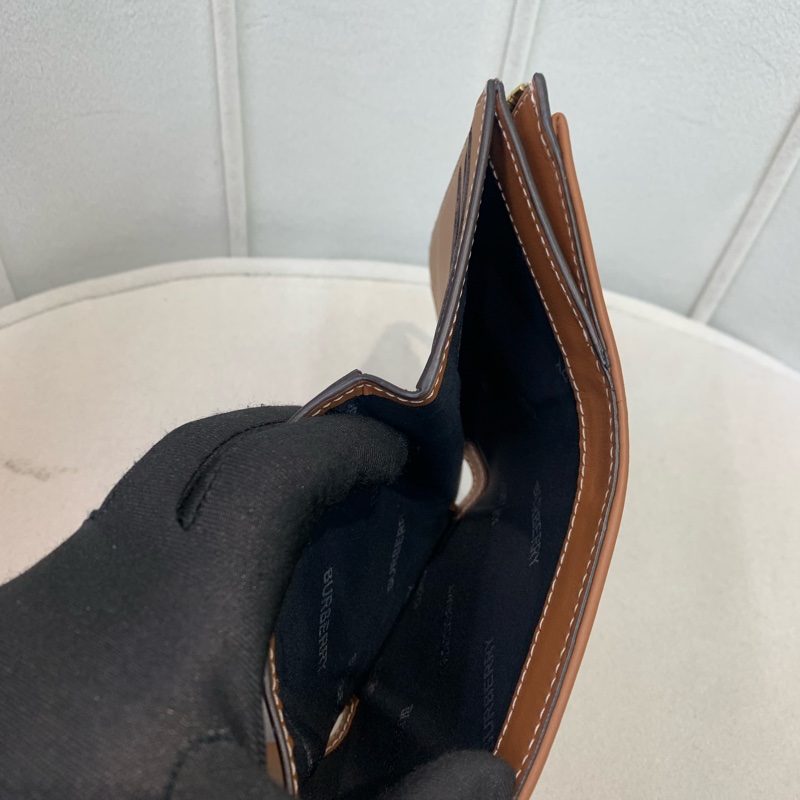 Burberry 巴寶莉米色格仔短夾 短錢包X557-22