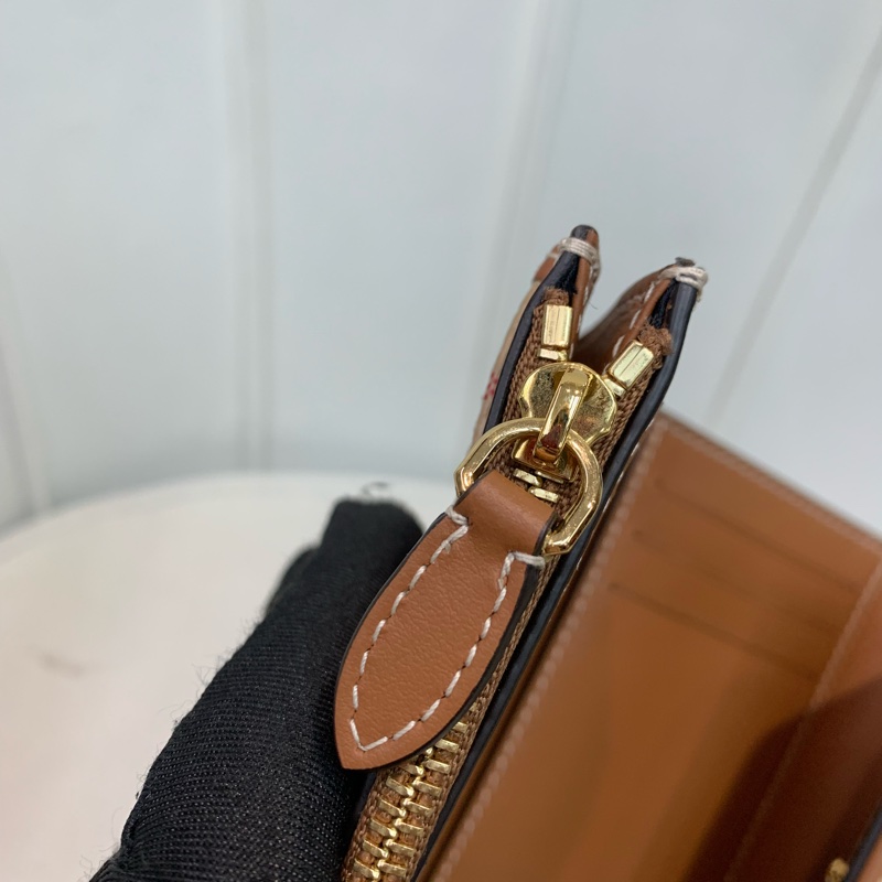 Burberry 巴寶莉米色格仔短夾 短錢包X557-24