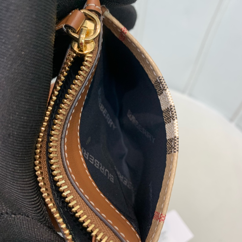 Burberry 巴寶莉米色格仔短夾 短錢包X557-39