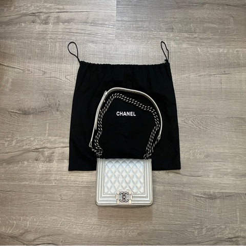CHANEL 香奈兒 20 銀色 BOY 20 銀釦 羊皮 皮革 菱格 皮革手把 粗鍊 鏈帶 經典款