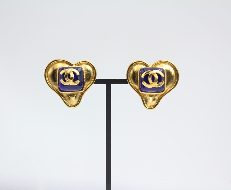 Chanel Vintage 95P寶石藍色琉璃鍍金 愛心耳環-1