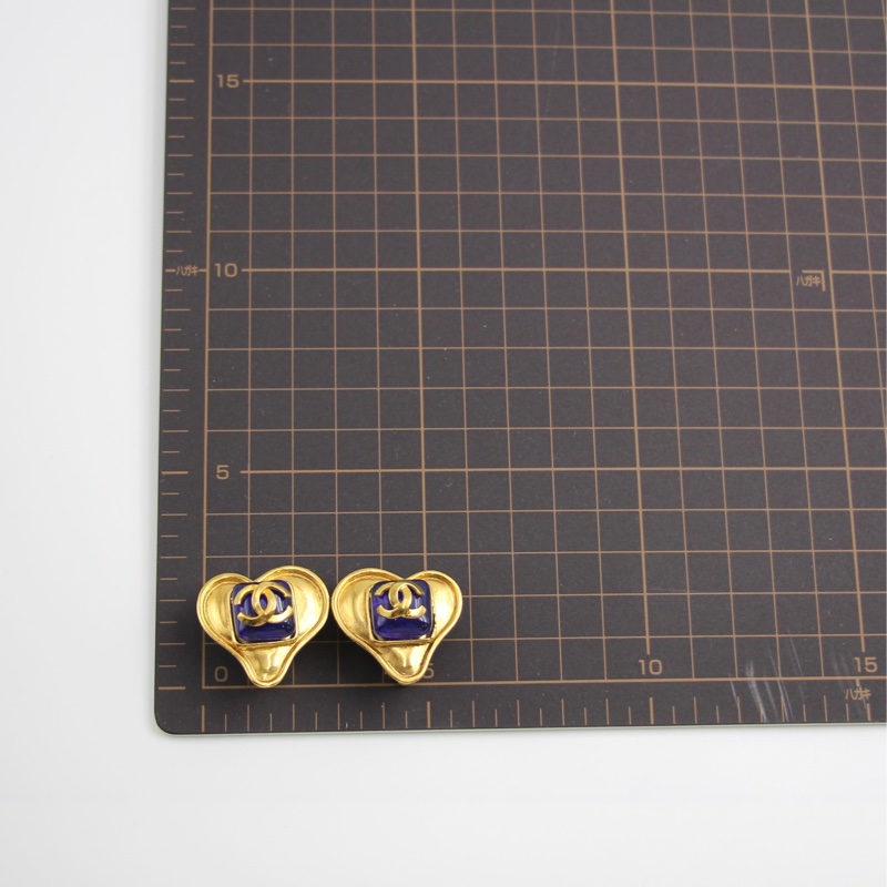 Chanel Vintage 95P寶石藍色琉璃鍍金 愛心耳環-10