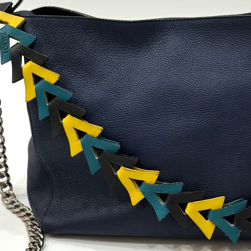 Loewe V line 系列 深藍 箭頭包 斜背包 肩背包 側背包 手提包-35