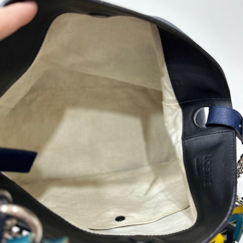 Loewe V line 系列 深藍 箭頭包 斜背包 肩背包 側背包 手提包-43