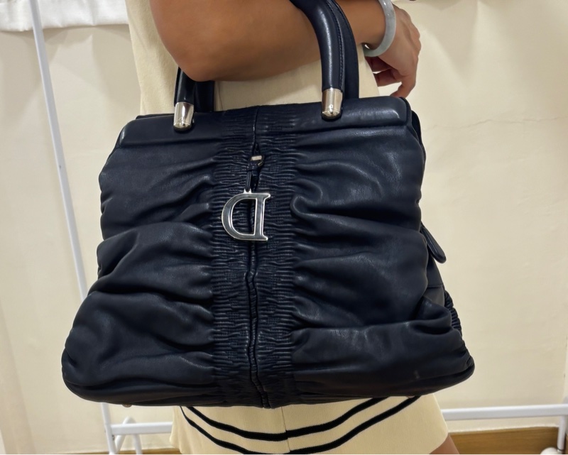 Dior超美皺摺大款秀款包(內有三層空間大)空包很輕-0